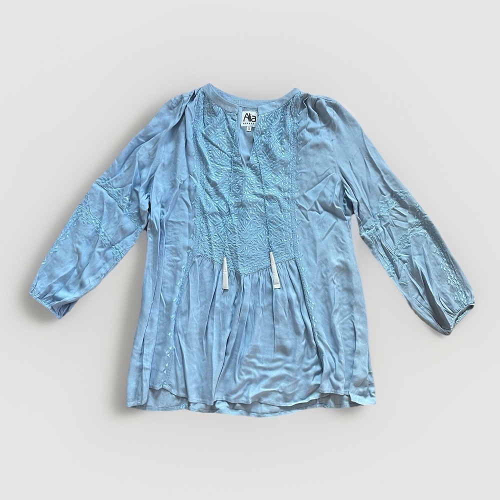 NWOT Womens Small Blue Embroidered Tunic Blouse Shirt Pullover Tassel Boho Flowy
